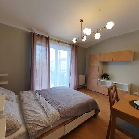 Imara-klimatyzacja, Miejsce Parkingowe Apartment Lodz (Lodz)
